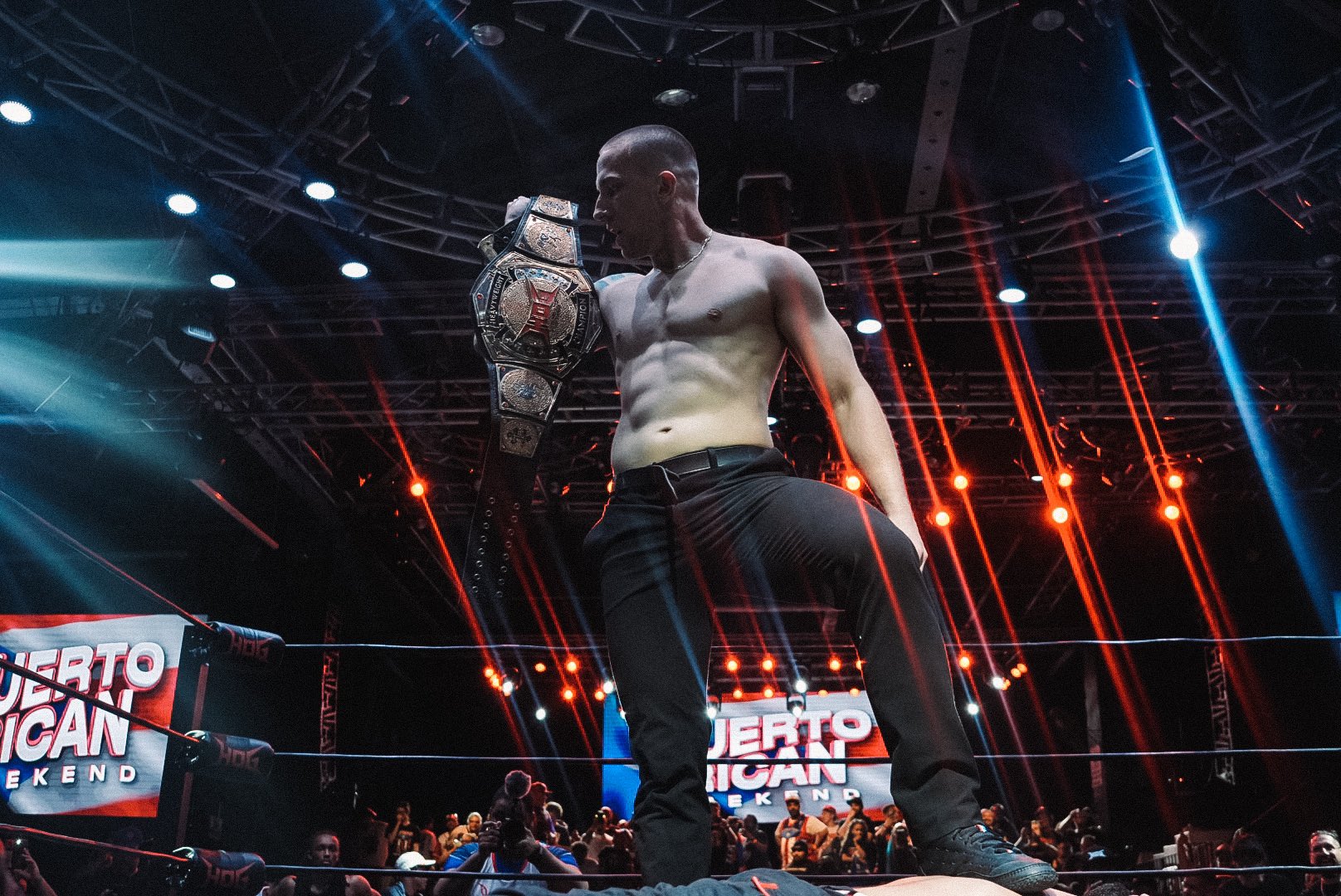 Charles Mason Wins The House Of Glory World Championship Charles Mason Wins The House Of Glory World Championship